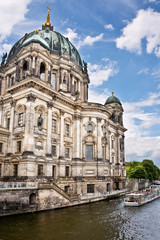 Fototapeta na wymiar Berlin cathedral and the Spree river, Berlin Germany