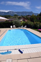 piscine et jardin