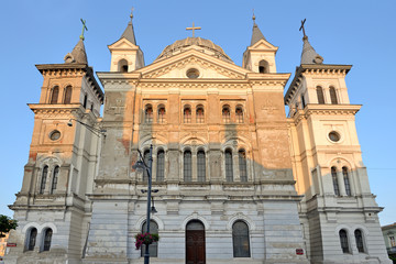 Fototapeta na wymiar katolicki kościół w Łodzi przy ul. Piotrkowskiej