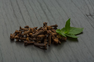 Clove seeds