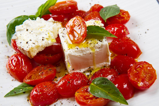 formaggio caprino con pomodorini saltati