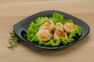 Grilled scallops