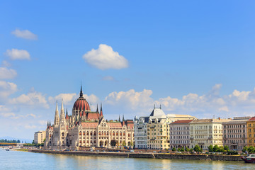 Obraz premium Hungarian Parliament Building in Budapest