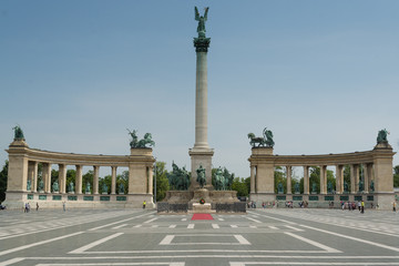 Fototapeta na wymiar Heroes square in Budapest