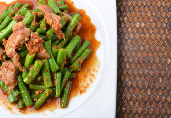 Stir-fries long bean