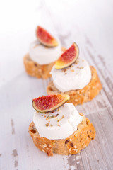 bread with cheese and fig