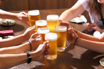 ビールで乾杯〜女子会