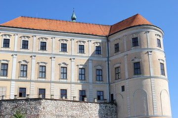 Fototapeta na wymiar Die Fassade von Schloss Nikolsburg in Mikulov (Tschechien)