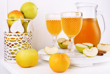 Still life with tasty apple cider and fresh apples