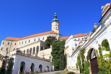 Fototapeta na wymiar Blick auf Schloss Nikolsburg in Mikulov (Tschechien)