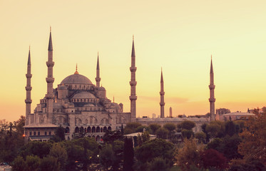 Fototapeta na wymiar Blue Mosque in Istanbul, with sunset