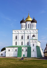 Fototapeta na wymiar Trinity Cathedral in Pskov