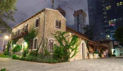Fototapeta na wymiar Old and New Architecture in Tel Aviv