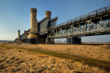 Drogowy zabytkowy most kratowy, Tczew, Polska - obrazy, fototapety, plakaty
