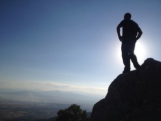 yüksek kayalıklardan izlemek