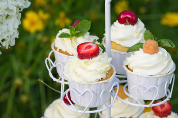 Cupcakes with berries