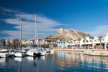 Fototapeta na wymiar Harbour of Alicante, Spain