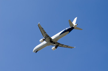 Air Moldova aicraft flying
