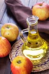Apple vinegar and apples