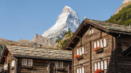 Zermatt, Dorf, Schweizer Alpen, Dorfkern, Holzhäuser