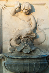 Fontana con Statue degli angeli, Pisa