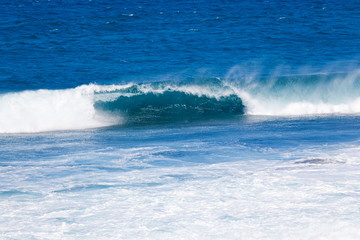 vague bleue déferlante, île de la Réunion