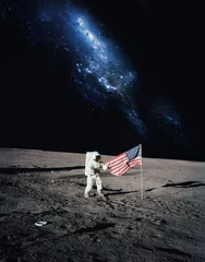 Foto op Canvas Astronaut die op de maan loopt. Elementen van deze afbeelding geleverd door N © ibreakstock