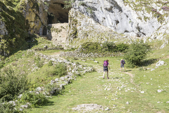 San Adrian tunnel - people hiking in the mountain