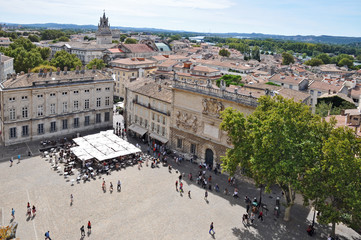 Avignone,  piazza del Palazzo dei Papi e panorama