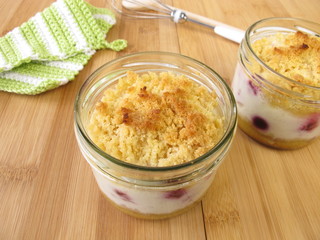 Beeren Kuchen im Glas