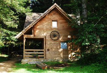 Fototapeta na wymiar Bosnian Forest Hut