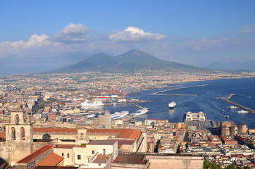 Fototapeta na wymiar Przepiękna malownicza panorama Neapolu we Włoszech
