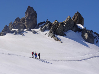 Fototapeta na wymiar Alpinisme dans le Massif du mont Blanc (col de la Bérangère)
