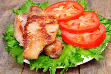 meat chops with tomatoes