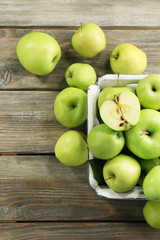 Juicy green apples, close-up