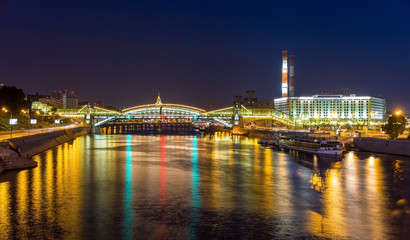 Fototapeta na wymiar Bogdan Khmelnitsky (Kievsky) Pedestrian Bridge in Moscow