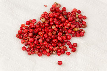 Pink Peppercorns (Schinus terebinthifolius)