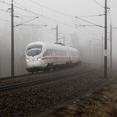 Obraz na płótnie Canvas Bahnverkehr/ Eisenbahn/ Schienenverkehr