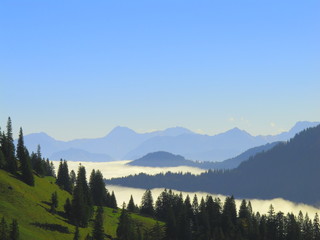 Naklejka na ściany i meble Berge, Herbst, Nebel im Tal