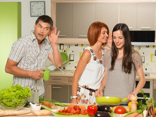 man eavesdropping to women's conversation
