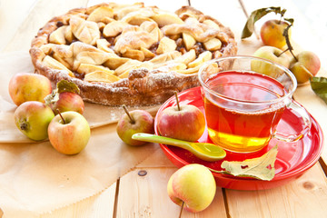 Fruechtetee mit Apfel