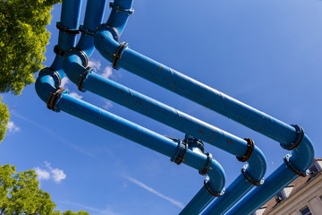 blaue Versorgungsrohre