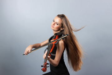 girl playing the violin