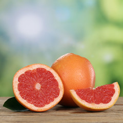 Grapefruit Früchte im Sommer