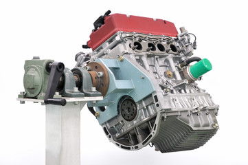 自動車のエンジン