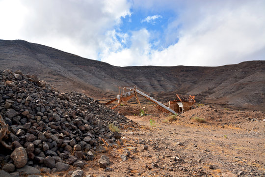 cantera en el desierto de lanzarote