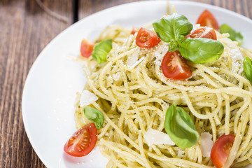 Fresh made Spaghetti (with Pesto)