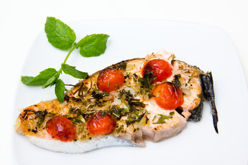 Salmon with tomato and mint
