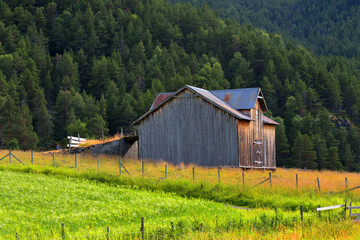 Norwegia , zabudowania farmy, krajobraz wiejski