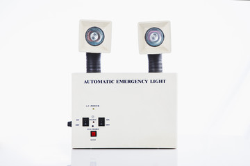 Automatic emergency light